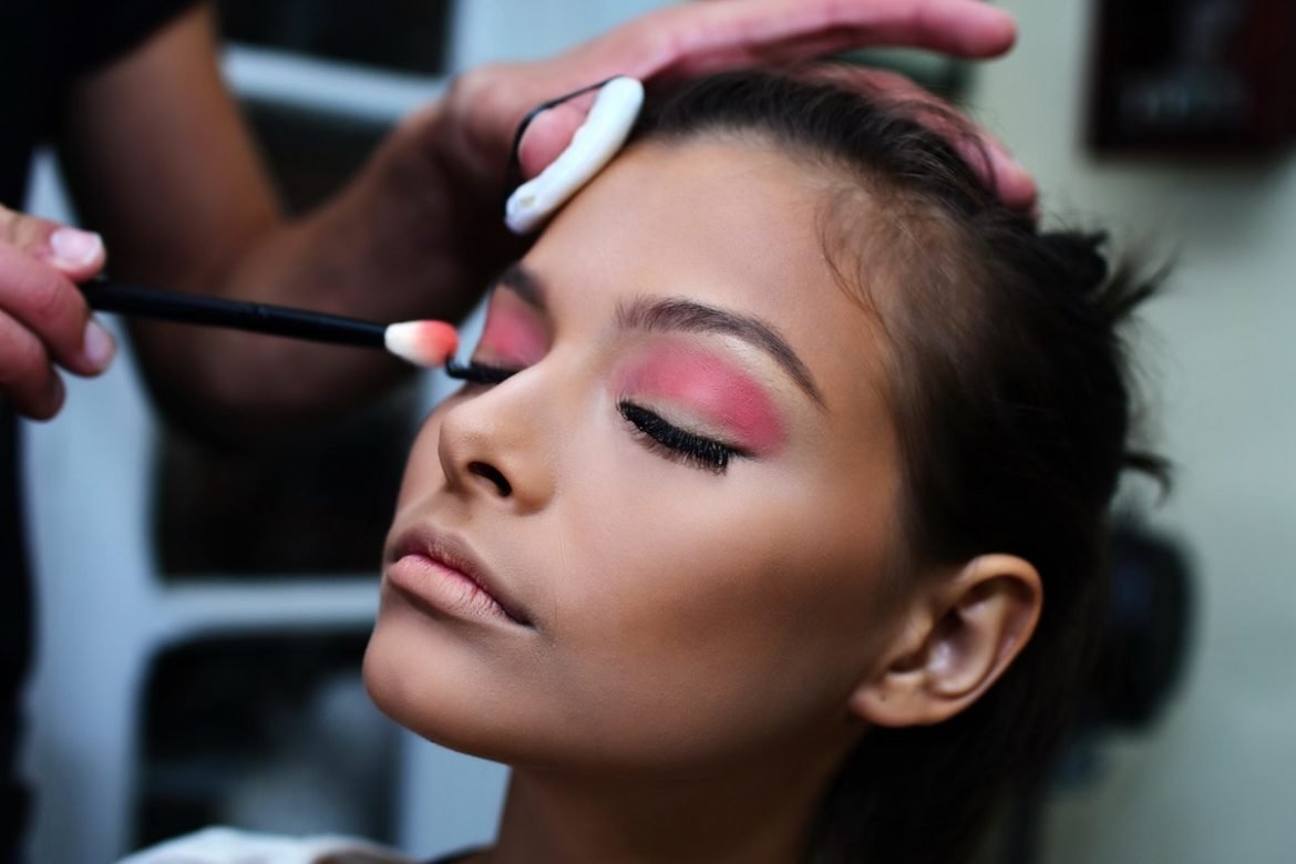 Marketing Digital Para Maquilladoras Y Centros De Estética